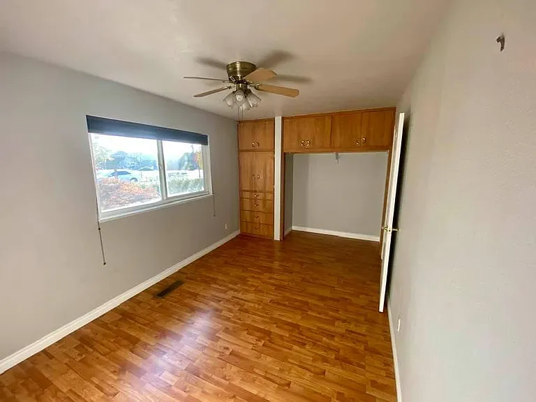801 Runyan Dr — Photo 28