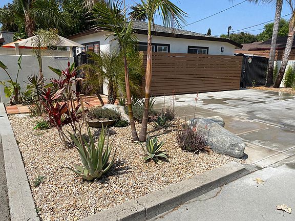 Palm Springs style landscaping
