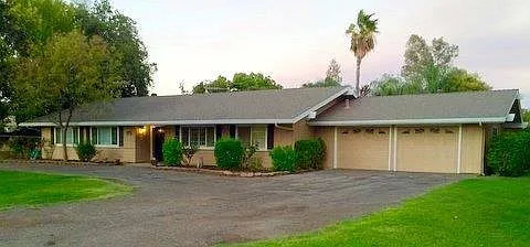 8540 N Sunnyside Ave photo 1
