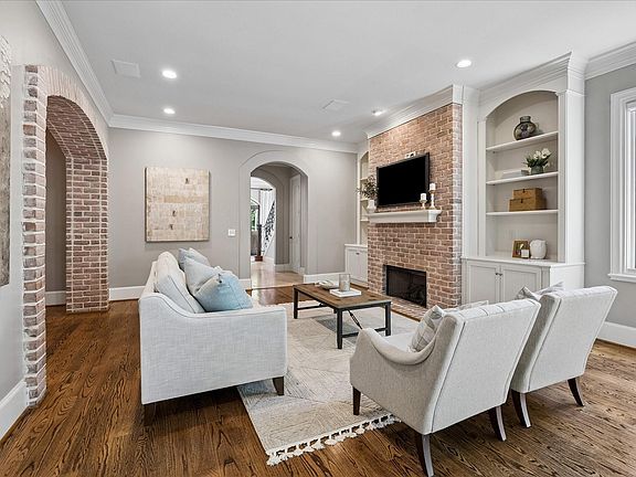 4th image of 6604 Kelvin Dr