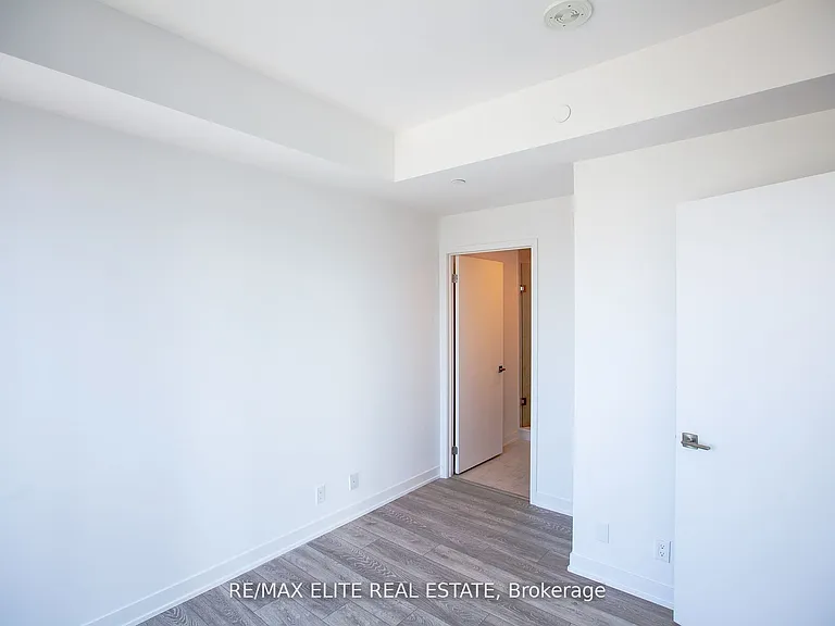 15 Holmes Ave #1704 — Photo 12
