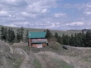 24 Poland China Rd, Oroville, WA 98844