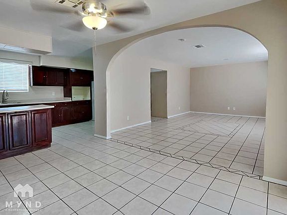 5th image of 2908 N 40th Dr