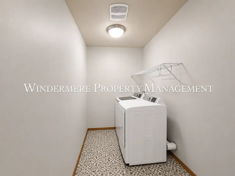 2532 Filbert Ave — Photo 20