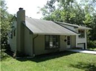 10201 Oakland Ave, Kansas City, MO 64134