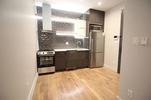 Rented by Nooklyn NYC LLC | media 23