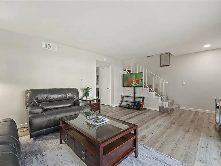 4990 Argyle Dr — Photo 6