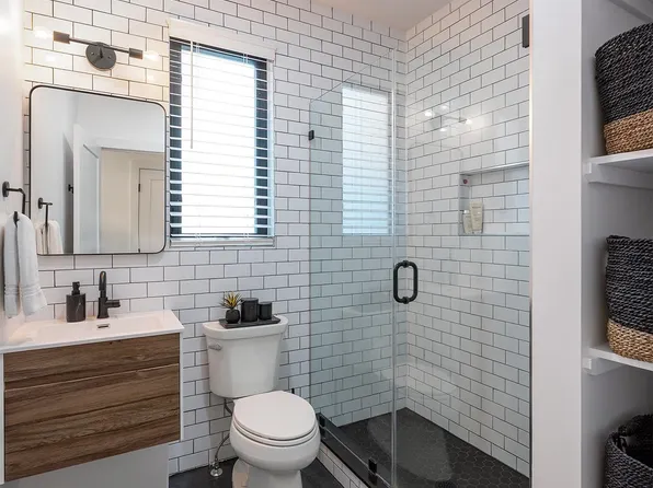 827 Pavonia Avenue image 6 of 11