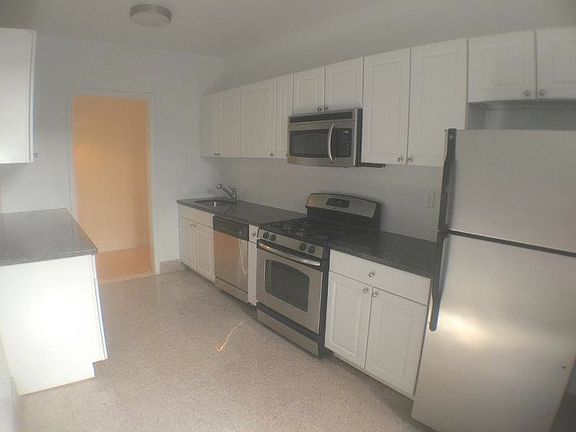 2nd image of 100 Lefferts Ave #5KRACK