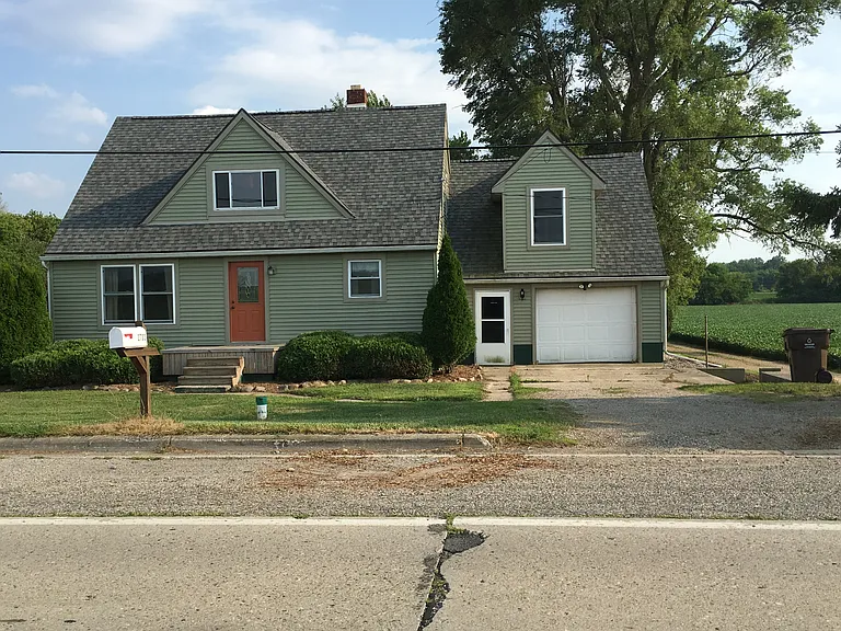 2703 Holt Rd — Photo 2