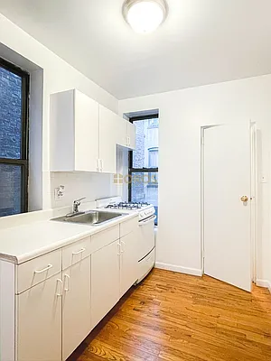 Rented by City Connections Realty | media 12