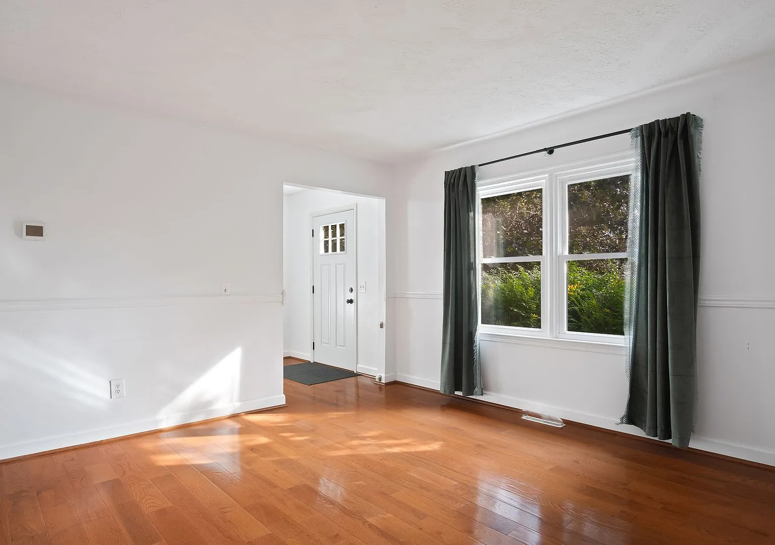Spacious Four-Bedroom Home in Blacksburg — Photo 3