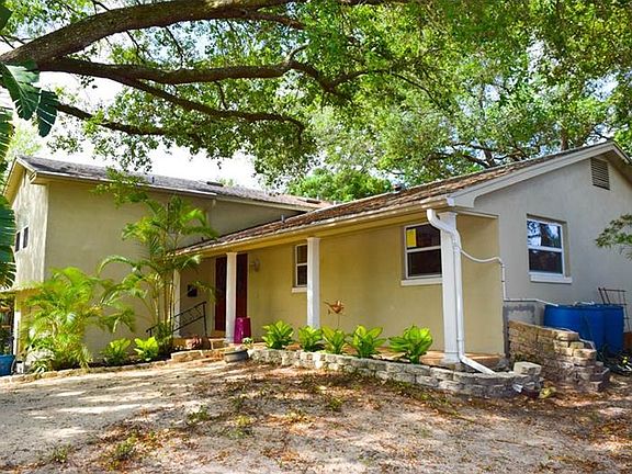 3rd image of 1820 Pearwood Ct