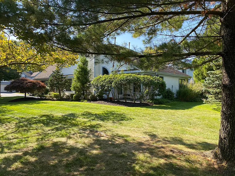 45 Old Orchard Ln — Photo 4