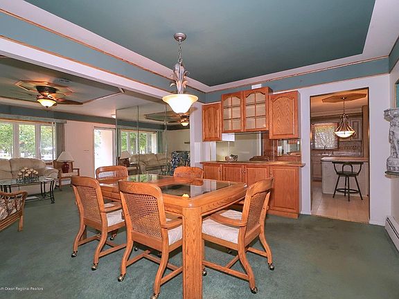 3rd image of 47 Dreyfus Ct