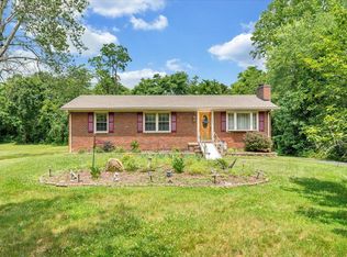 3203 Bradshaw Rd, Salem, VA 24153