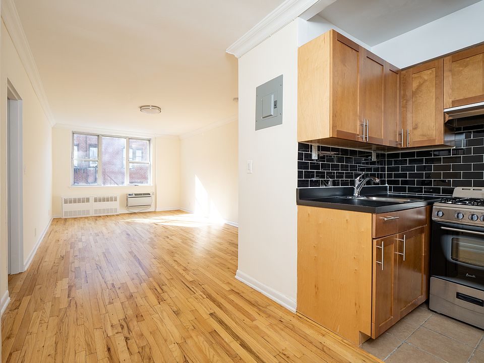 1st image of 204 W 14th St APT 6A