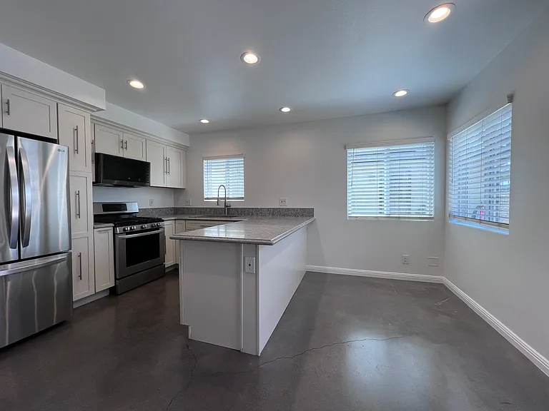 14055 Honeysuckle Ln #1/2 — Photo 4