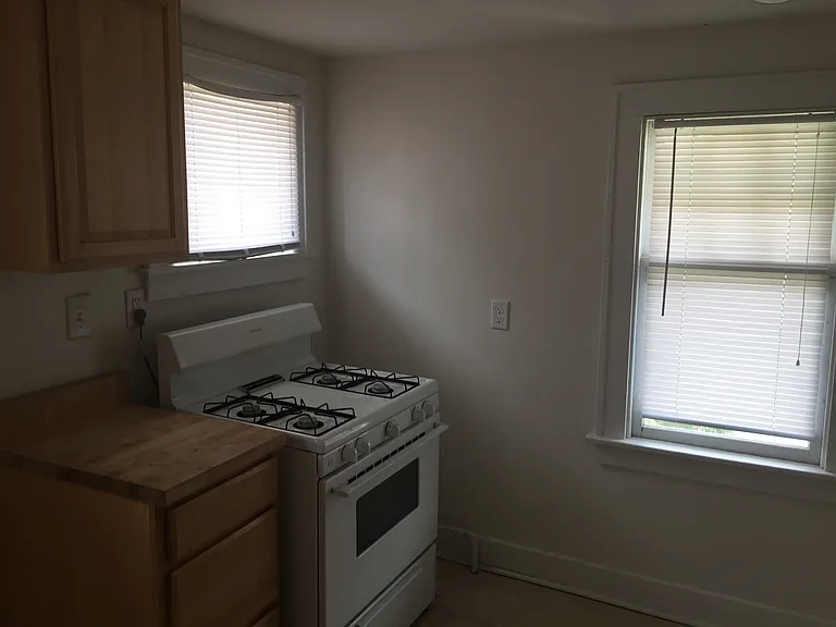 523 W Lapeer St #1/2 — Photo 7
