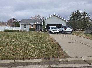 8211 Rose Ln, Goodrich, MI 48438