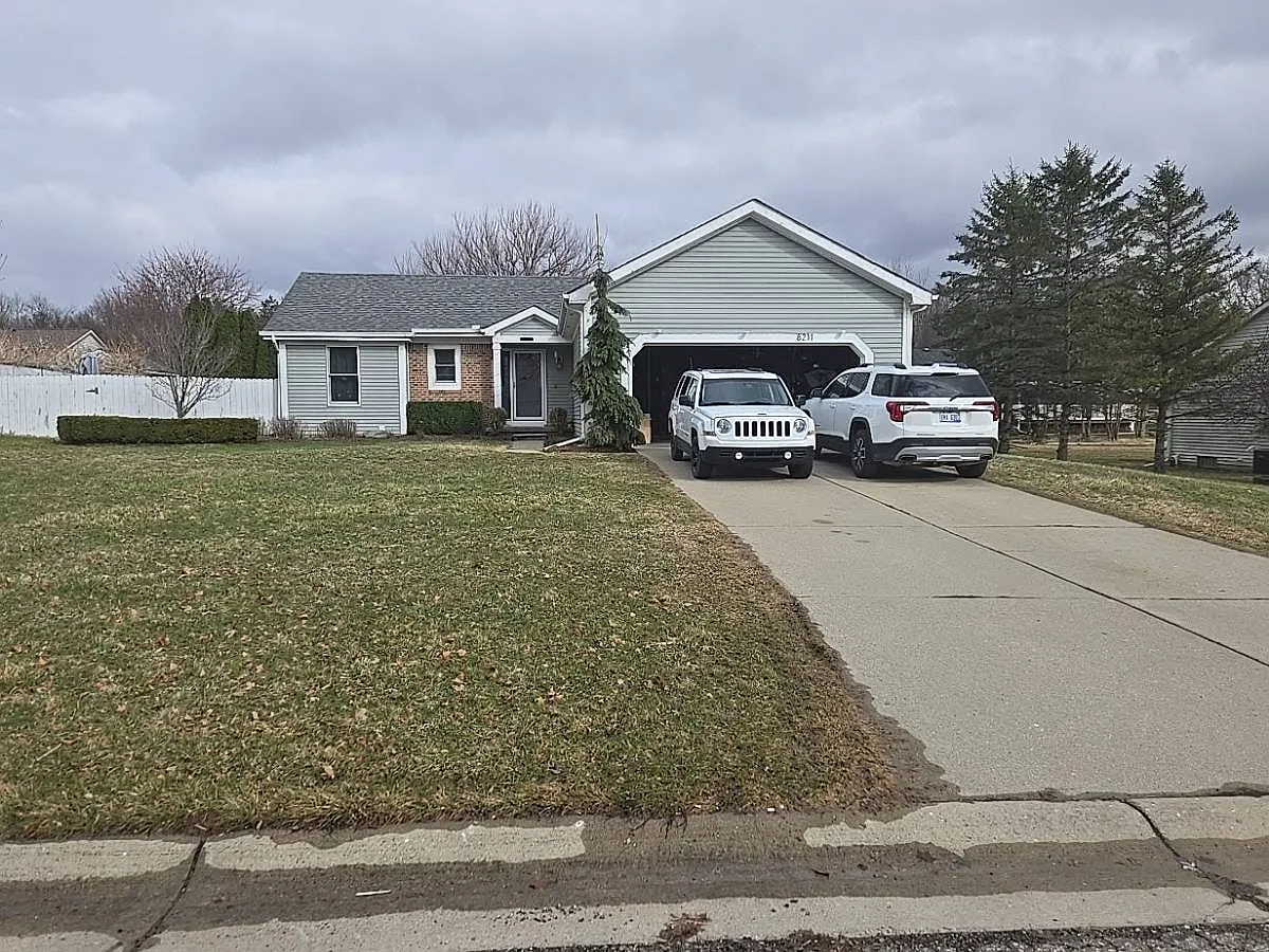8211 Rose Ln photo 1
