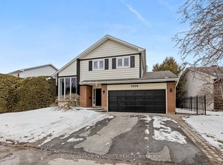 6368 Viseneau Dr, Ottawa, ON K1C 2J2