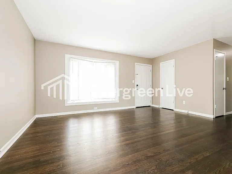 3404 N Pleasant St — Photo 3
