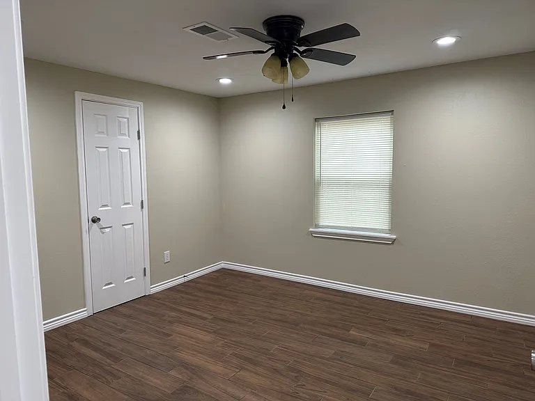 631 Live Oak Dr #A — Photo 4