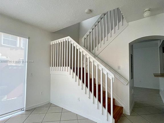 4th image of 6142 NW 115th Pl APT 319