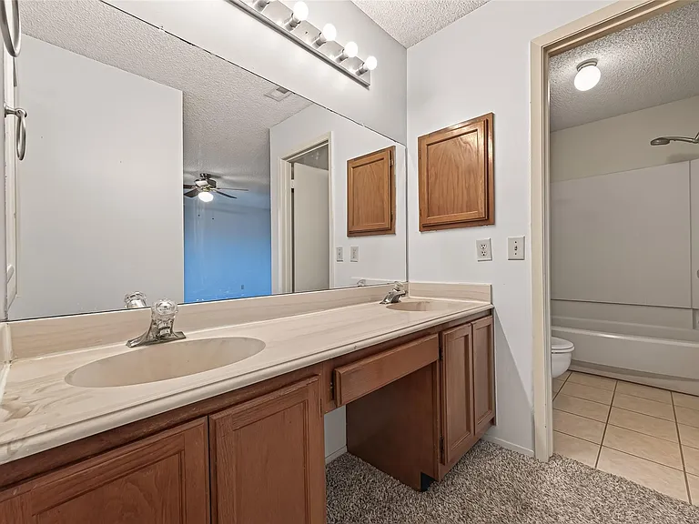 1818 Foxlake Dr — Photo 27