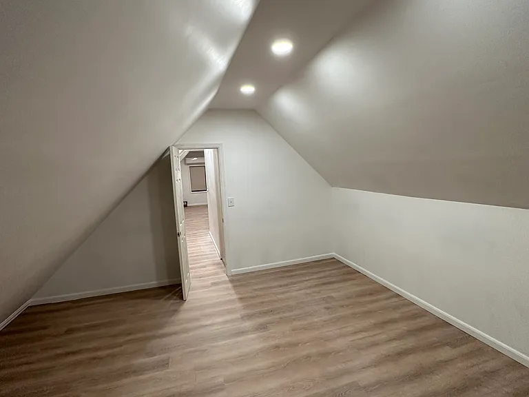 34 James St #2 — Photo 19
