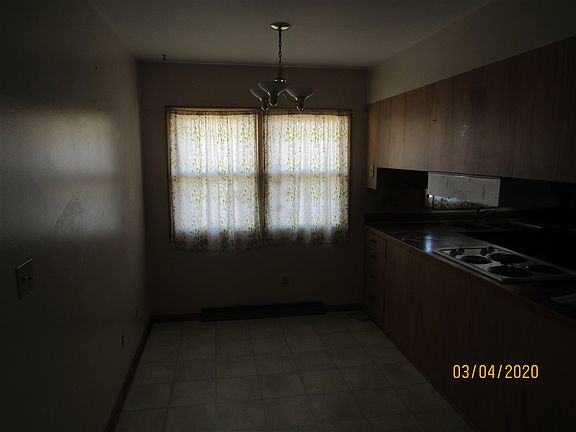 3rd image of 312 W Elm St
