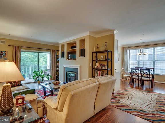 4th image of 20901 Cedarpost Sq Unit 200