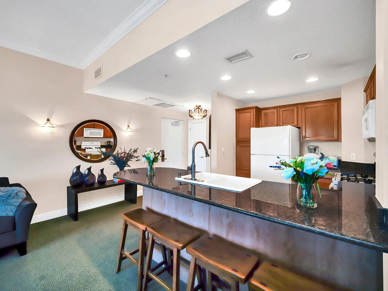 3 bed, 1344 sqft, $2,200 — Photo 3