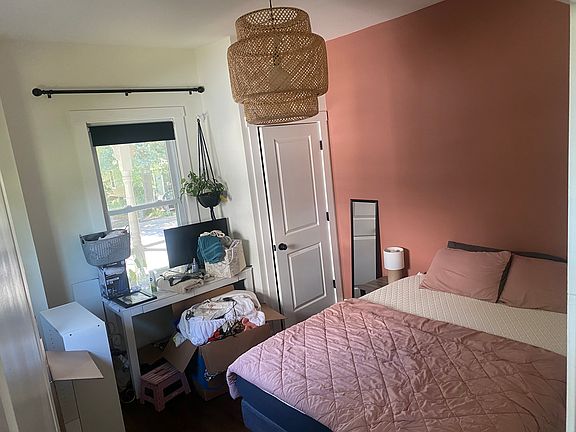 Bedroom for rent (please excuse the current tenant's mess!)