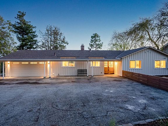 4th image of 955 Palomar Dr