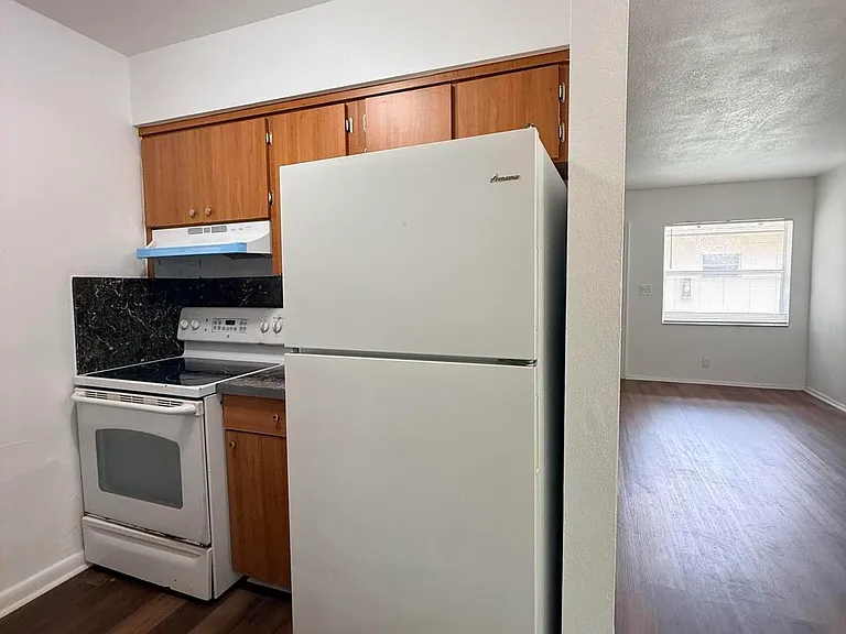 4001 NW 31st Ave #4 — Photo 10