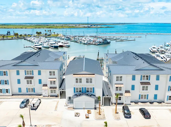 136 W Cotter Ave #8, Pt Aransas, TX 78373