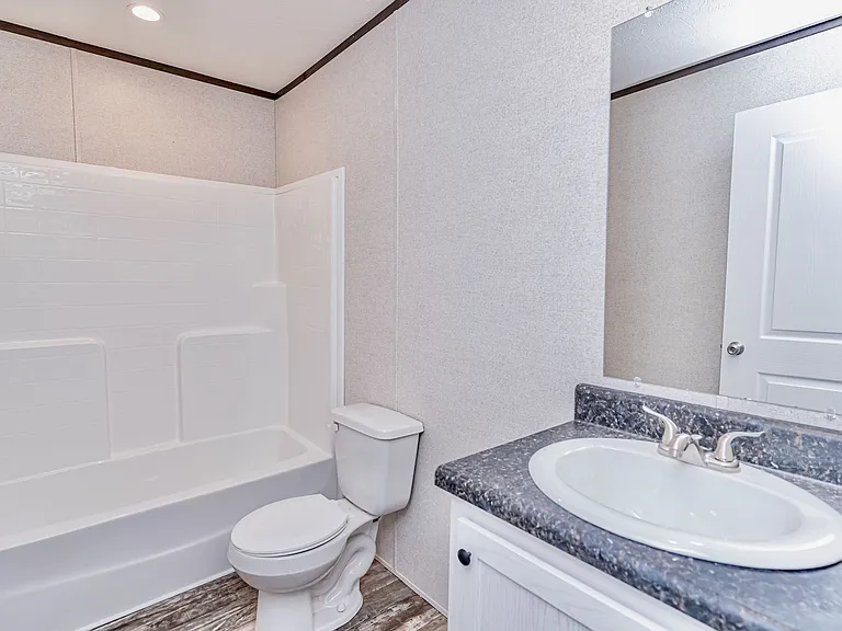923 W Lee Rd #8 — Photo 9