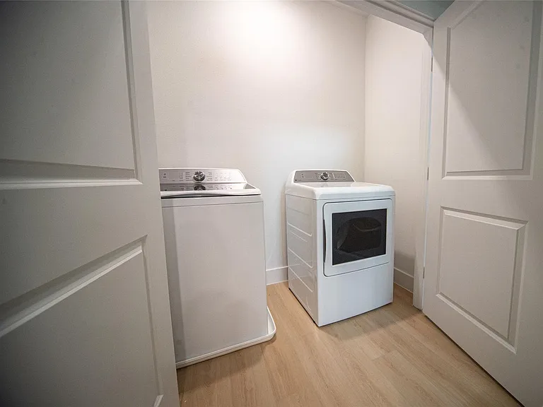 240 Urbane Crest Dr — Photo 15