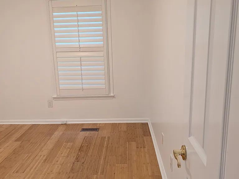 959 Foxborough Rd — Photo 27