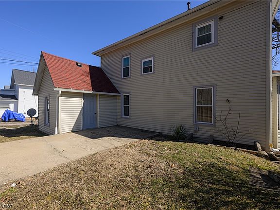 5th image of 204 S Main St