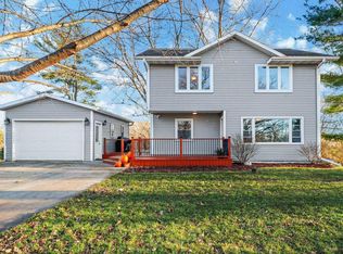 5065 W Clayton Rd, Fitchburg, WI 53711