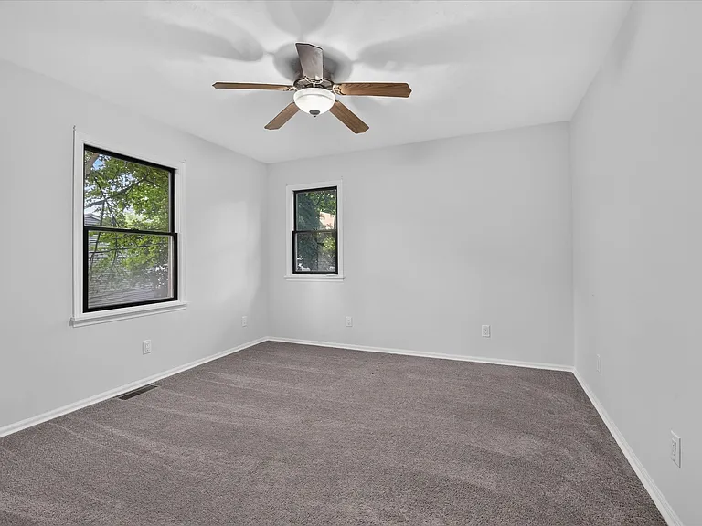 611 Greenfield Dr — Photo 17