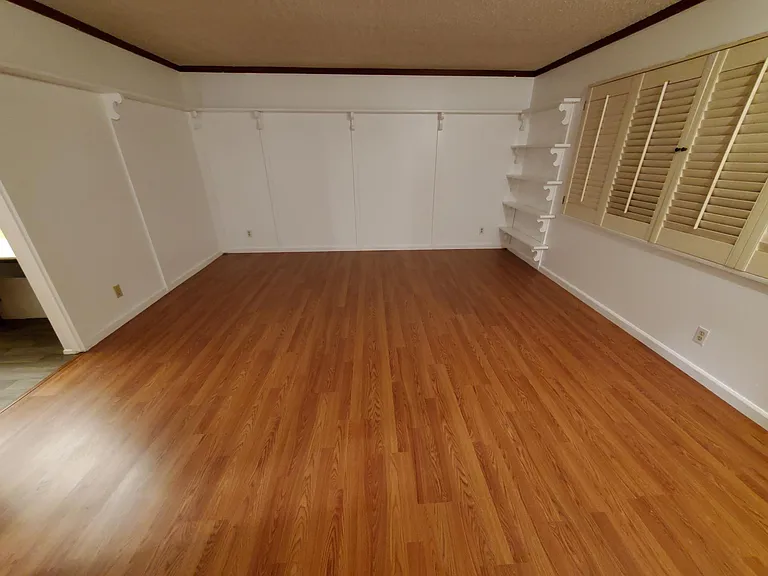 2540 Clairemont Dr #101 — Photo 15