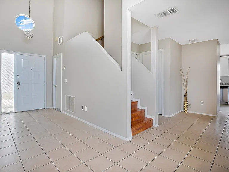 Blue Indigo Ct — Photo 6