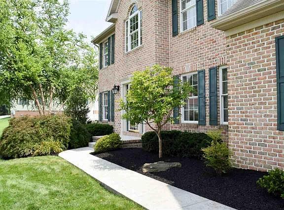 3rd image of 15 McCurley Dr