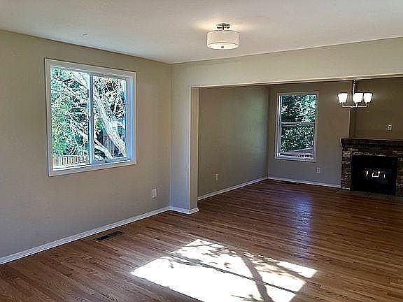 3rd image of 1363 SE 61st Pl