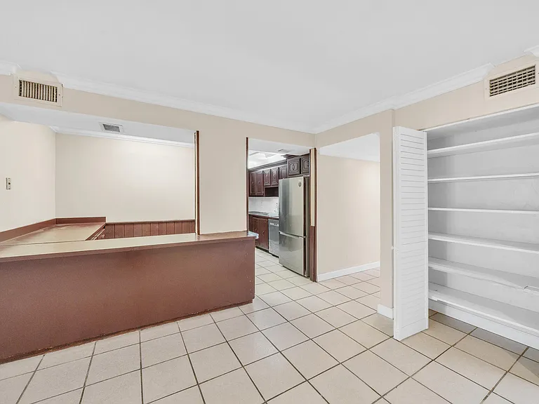 221 NW 43rd Pl — Photo 42