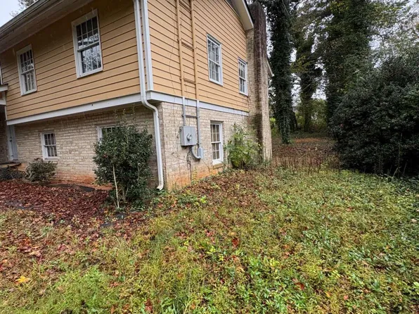 383 Ben Ave SW, Lilburn, GA 30047